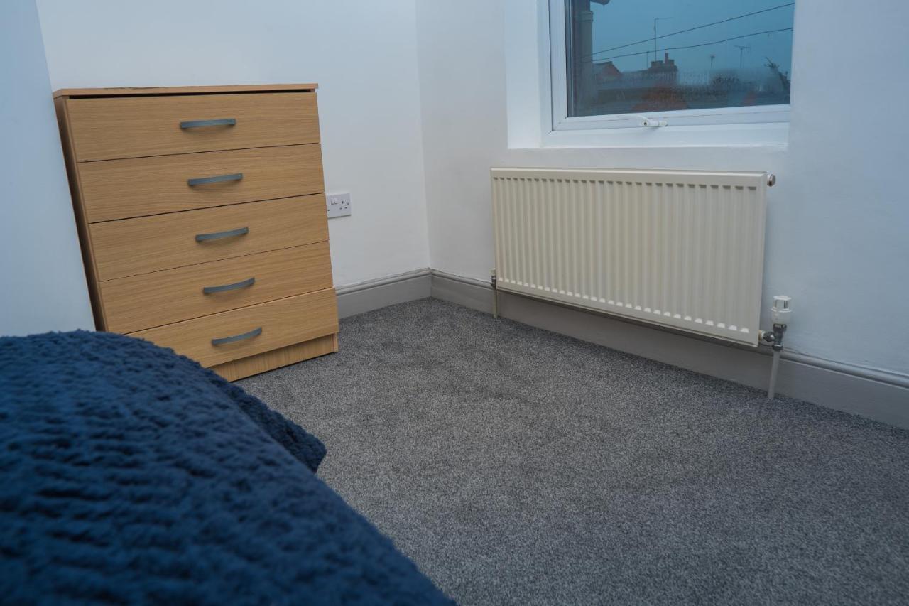 The Highfield Villa, 5 Bedrooms, Northampton Centre, Sleeps 10 외부 사진