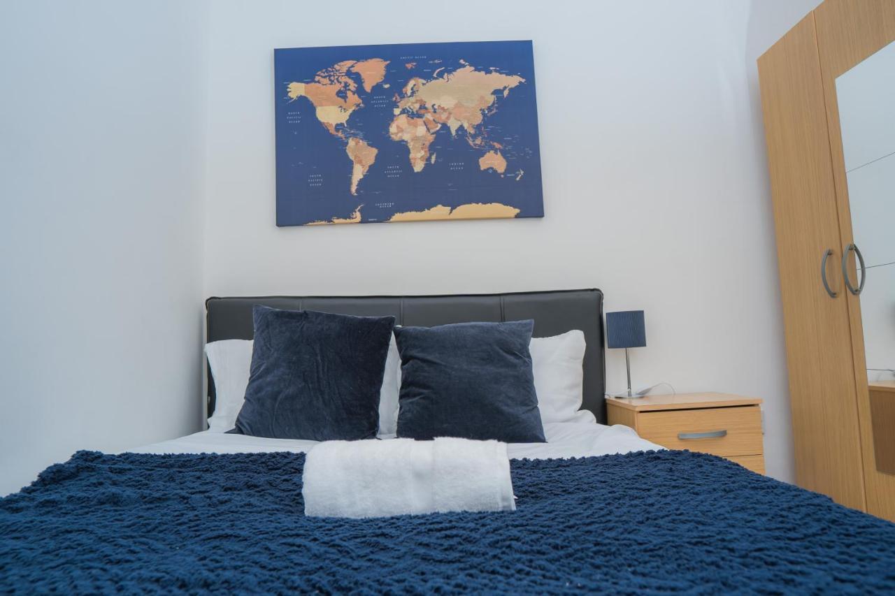 The Highfield Villa, 5 Bedrooms, Northampton Centre, Sleeps 10 외부 사진