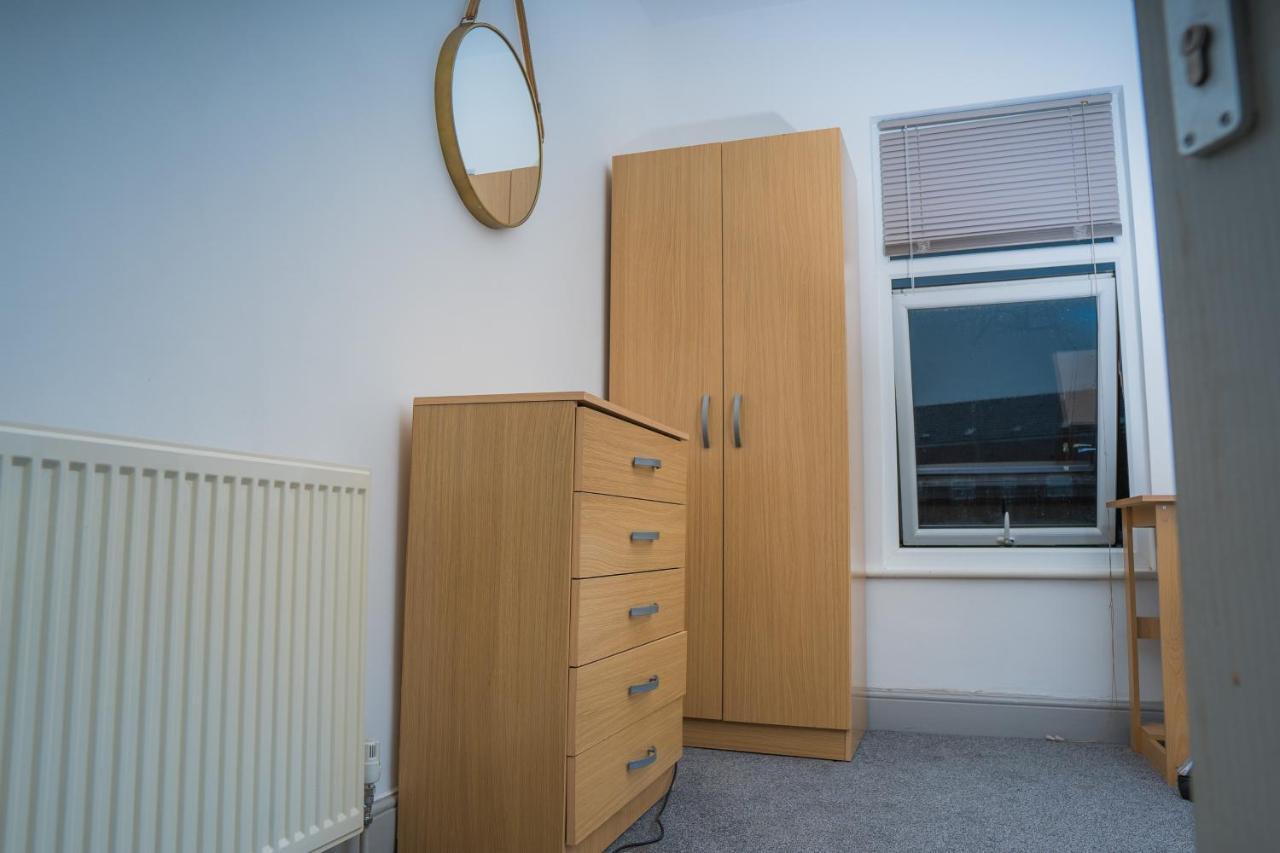 The Highfield Villa, 5 Bedrooms, Northampton Centre, Sleeps 10 외부 사진