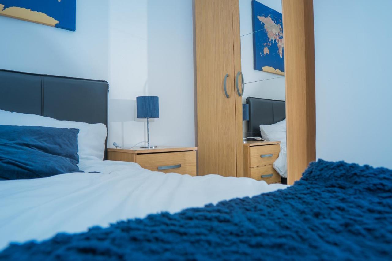 The Highfield Villa, 5 Bedrooms, Northampton Centre, Sleeps 10 외부 사진