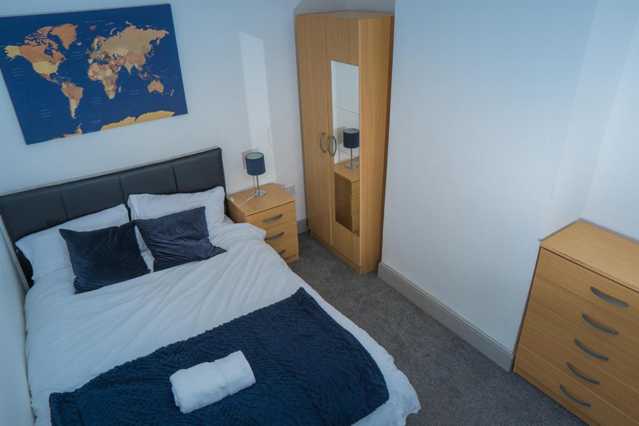 The Highfield Villa, 5 Bedrooms, Northampton Centre, Sleeps 10 외부 사진