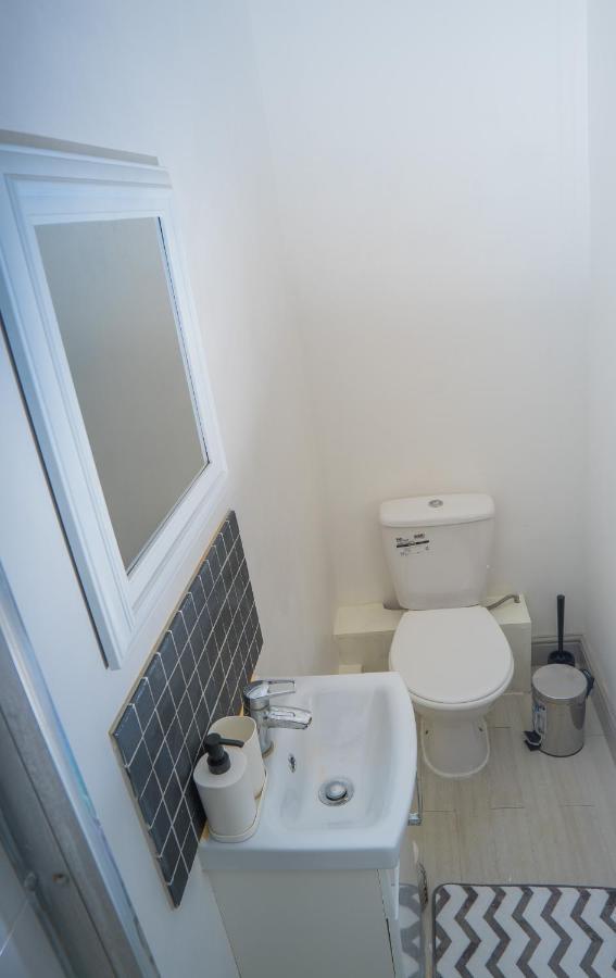 The Highfield Villa, 5 Bedrooms, Northampton Centre, Sleeps 10 외부 사진